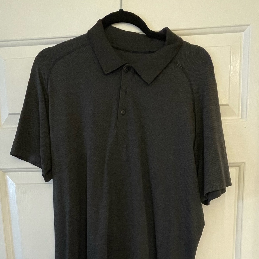 Black men’s lululemon metal vent tech polo